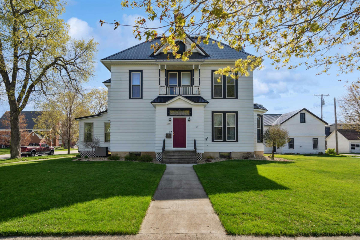 209 N TAMA ST, MANCHESTER, IA 52057, photo 1 of 28